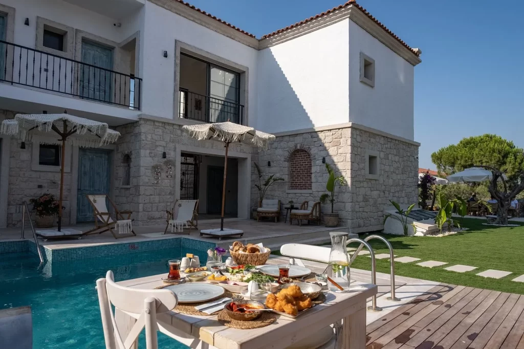 alaçatı 12 ay açık otel