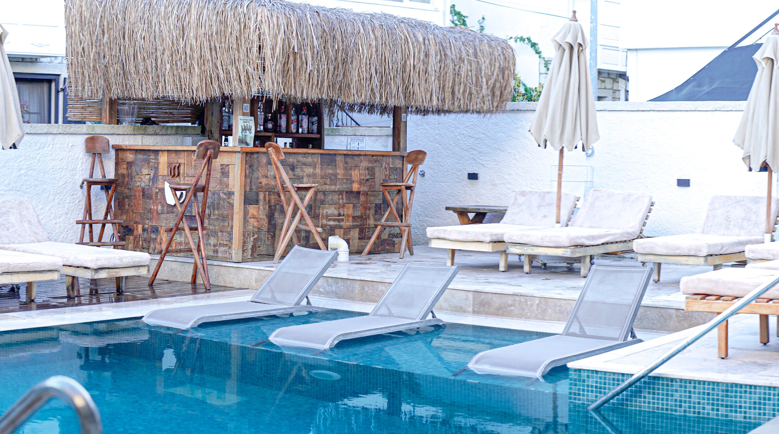 İzmir Alaçatı’da Yazın Nerede Konaklanılır Merkeze ve Plajlara Yakın Olmanın Önemi